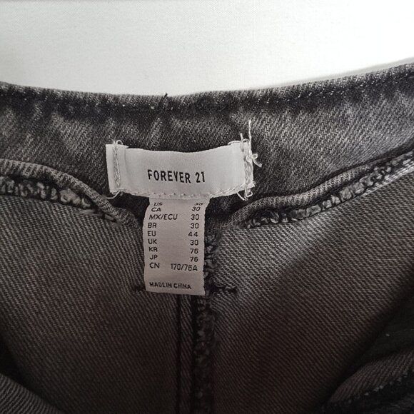 Forever 21 Womens Cargo Jeans Size 30 Gray Straight Leg Relaxed Fit Denim Bottom - Picture 8 of 9